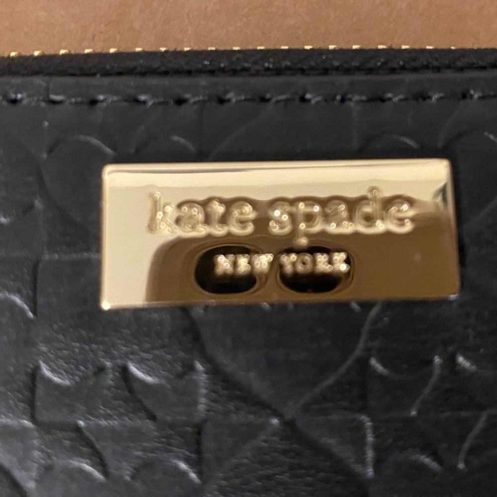Kate Spade ♠️ wallet - Picture 3 of 8